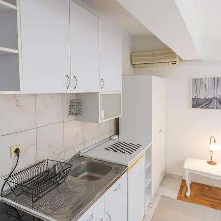 Downtown Nest Apartment Belgrade