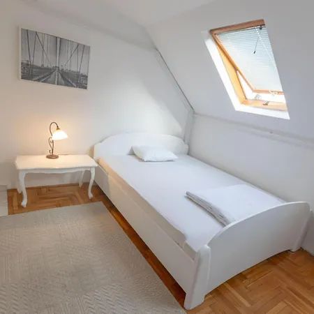 Downtown Nest Apartment